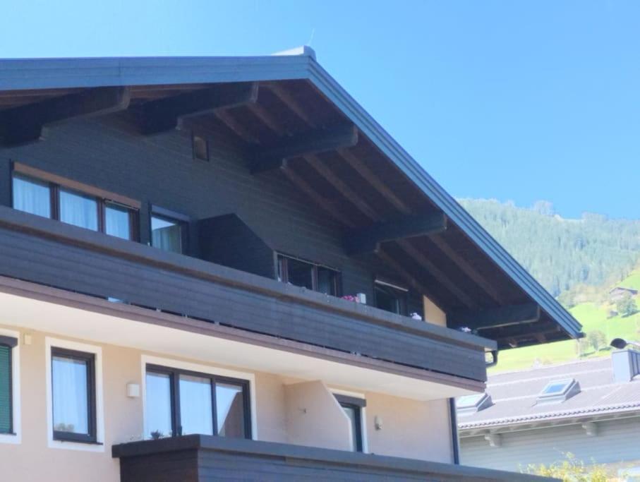 Alpenstueck Family Apartment-2 Bedrooms-80 Sqm-free Parking * Zell am See